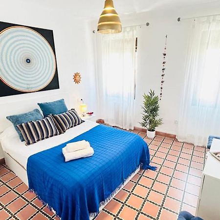 Cozy Town House With Terrace And Free Wifi Vila Ronda Exterior foto