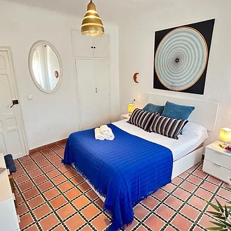 Cozy Town House With Terrace And Free Wifi Vila Ronda Exterior foto