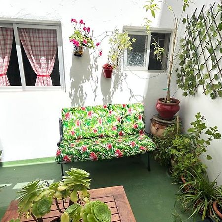 Cozy Town House With Terrace And Free Wifi Vila Ronda Exterior foto