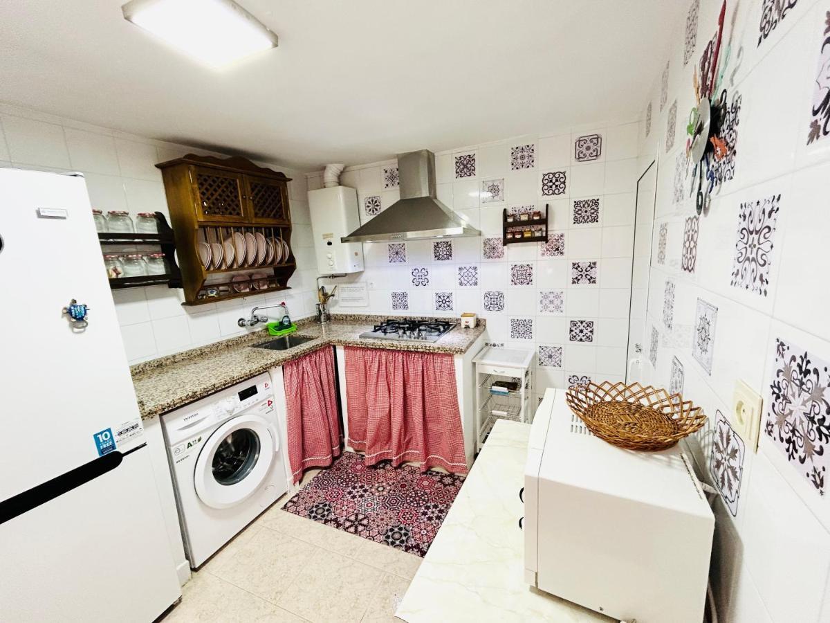 Cozy Town House With Terrace And Free Wifi Vila Ronda Exterior foto