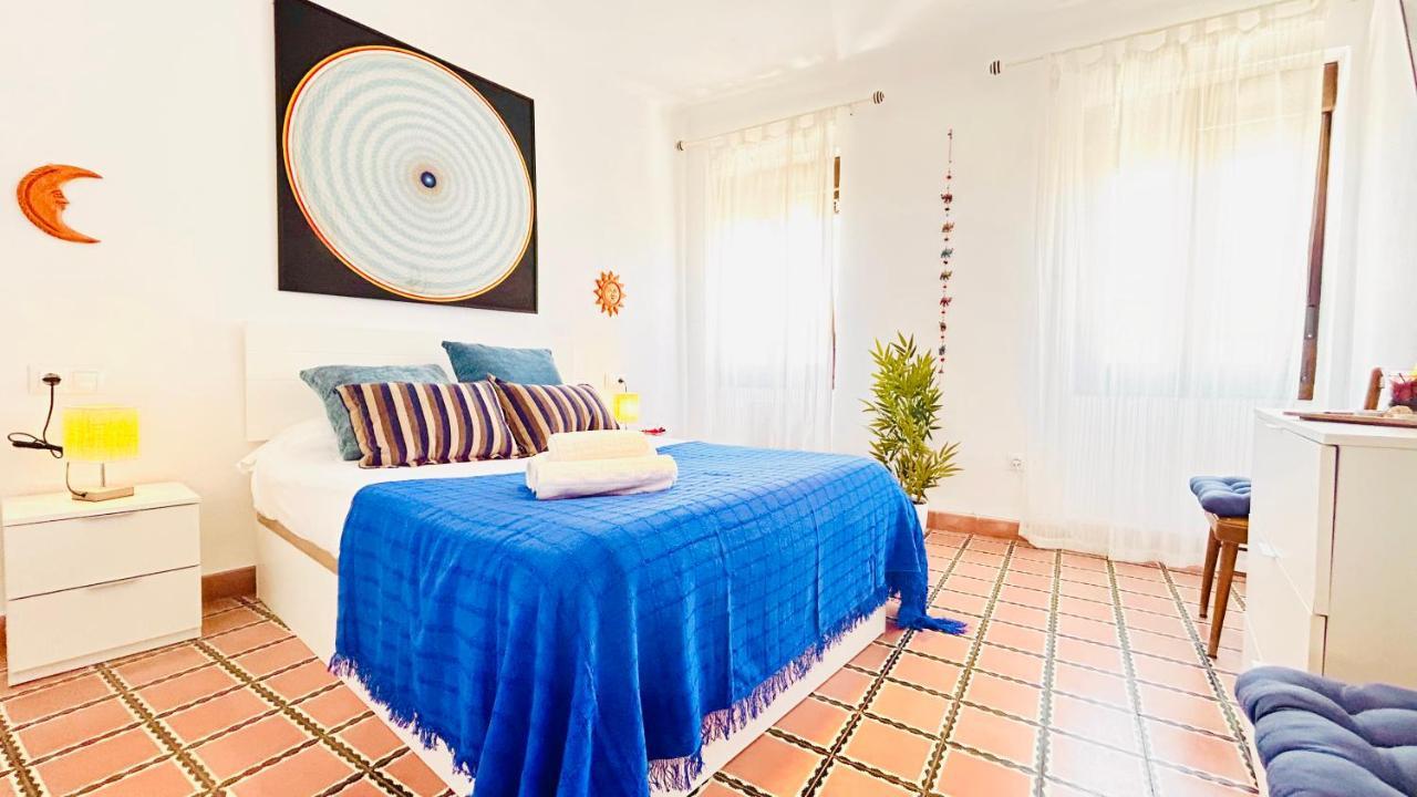 Cozy Town House With Terrace And Free Wifi Vila Ronda Exterior foto