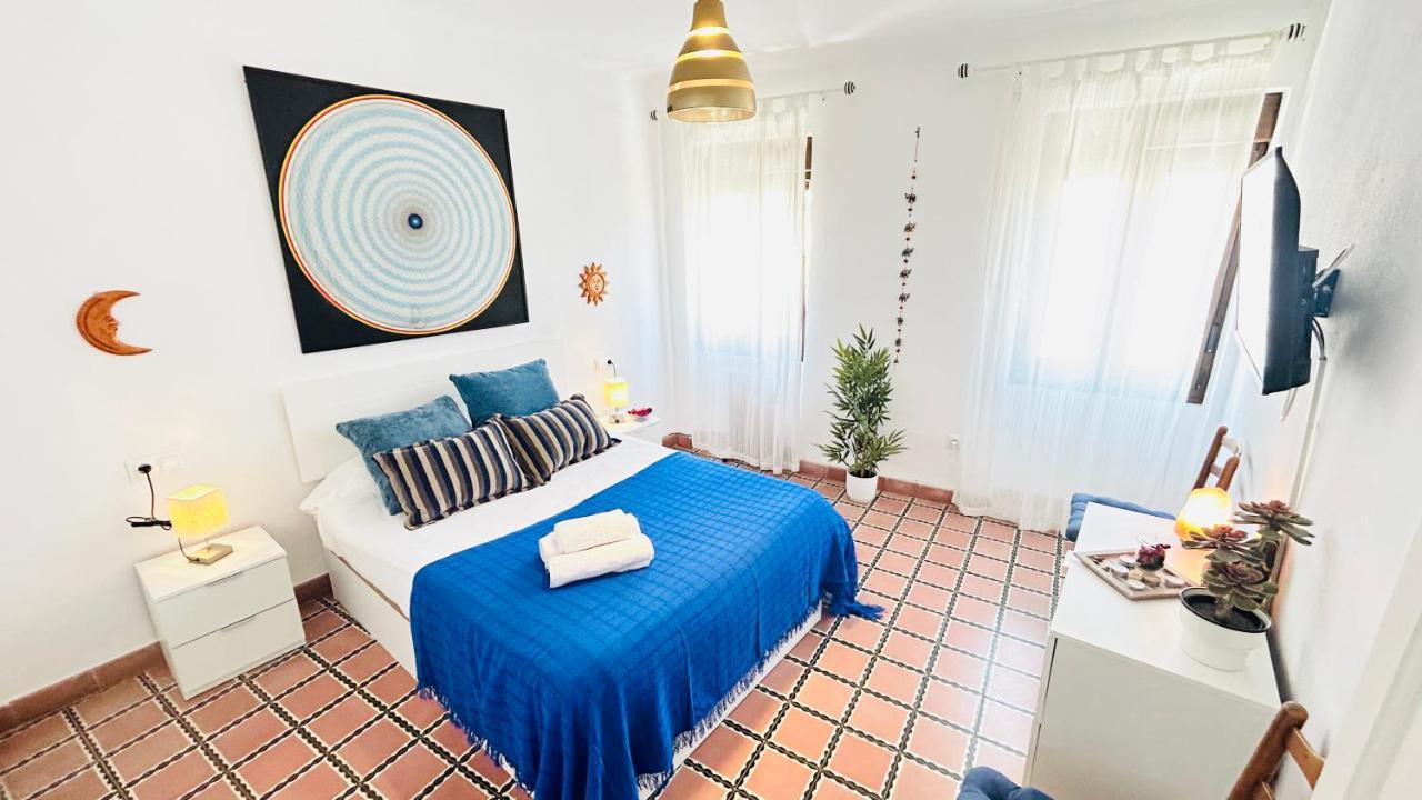 Cozy Town House With Terrace And Free Wifi Vila Ronda Exterior foto