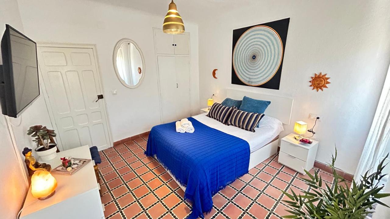 Cozy Town House With Terrace And Free Wifi Vila Ronda Exterior foto