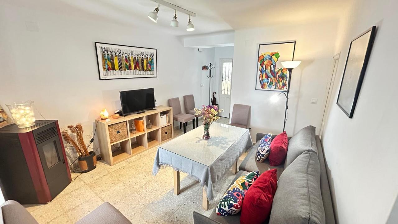 Cozy Town House With Terrace And Free Wifi Vila Ronda Exterior foto