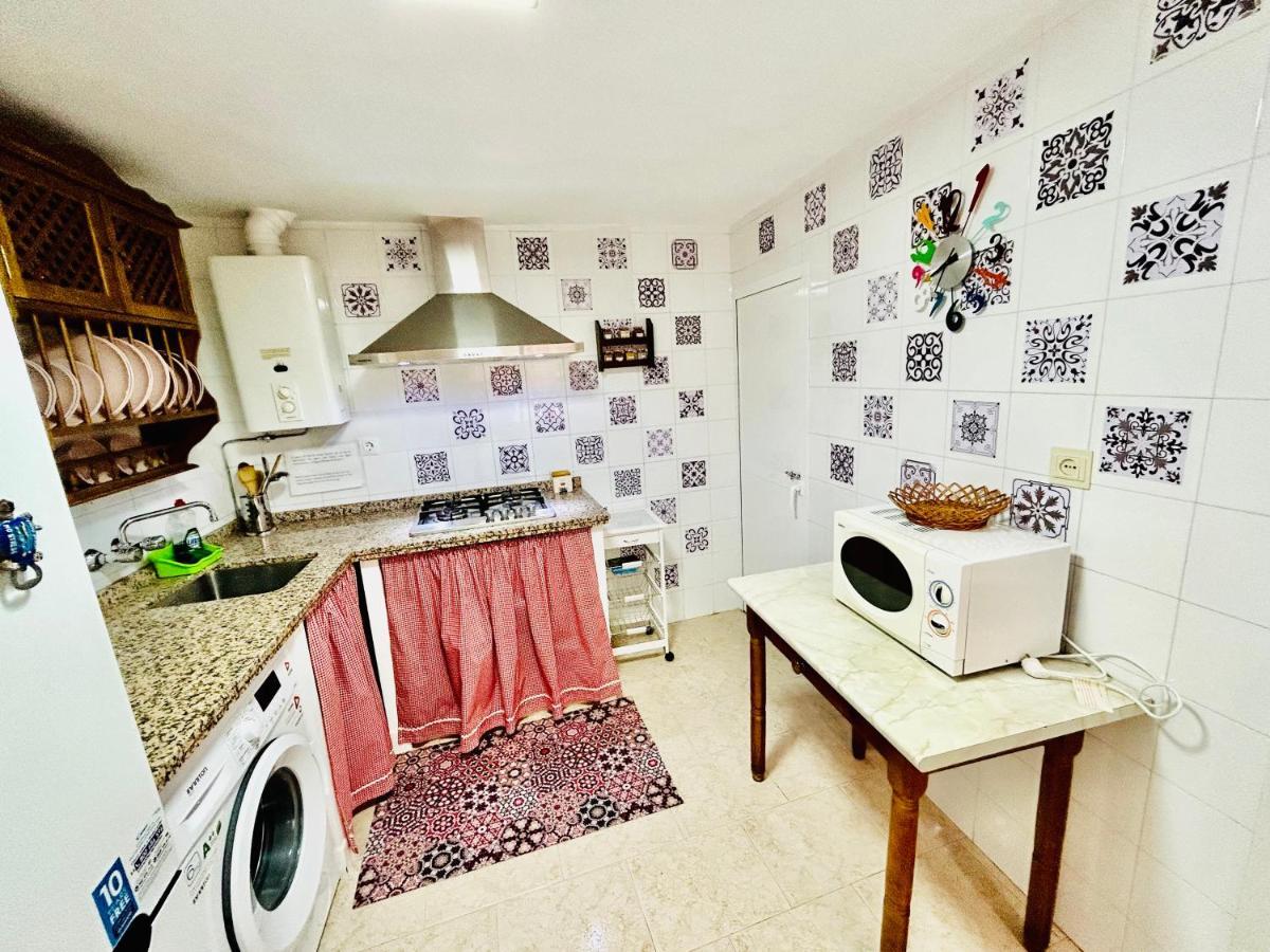 Cozy Town House With Terrace And Free Wifi Vila Ronda Exterior foto